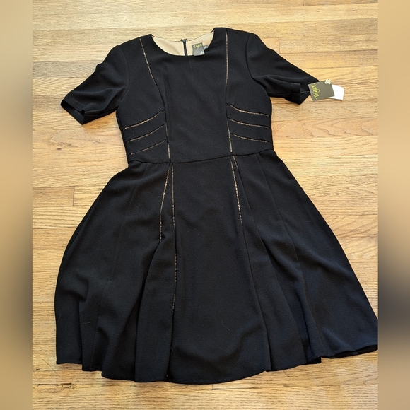 Gorgeous Taylor Classic Peekaboo Black Dress Size 10 - Picture 12 of 15
